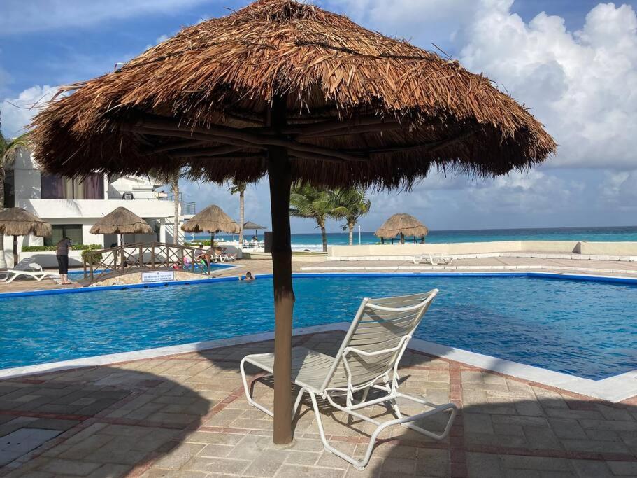 Cancun Oceanfront, Entire Apartment Exterior foto
