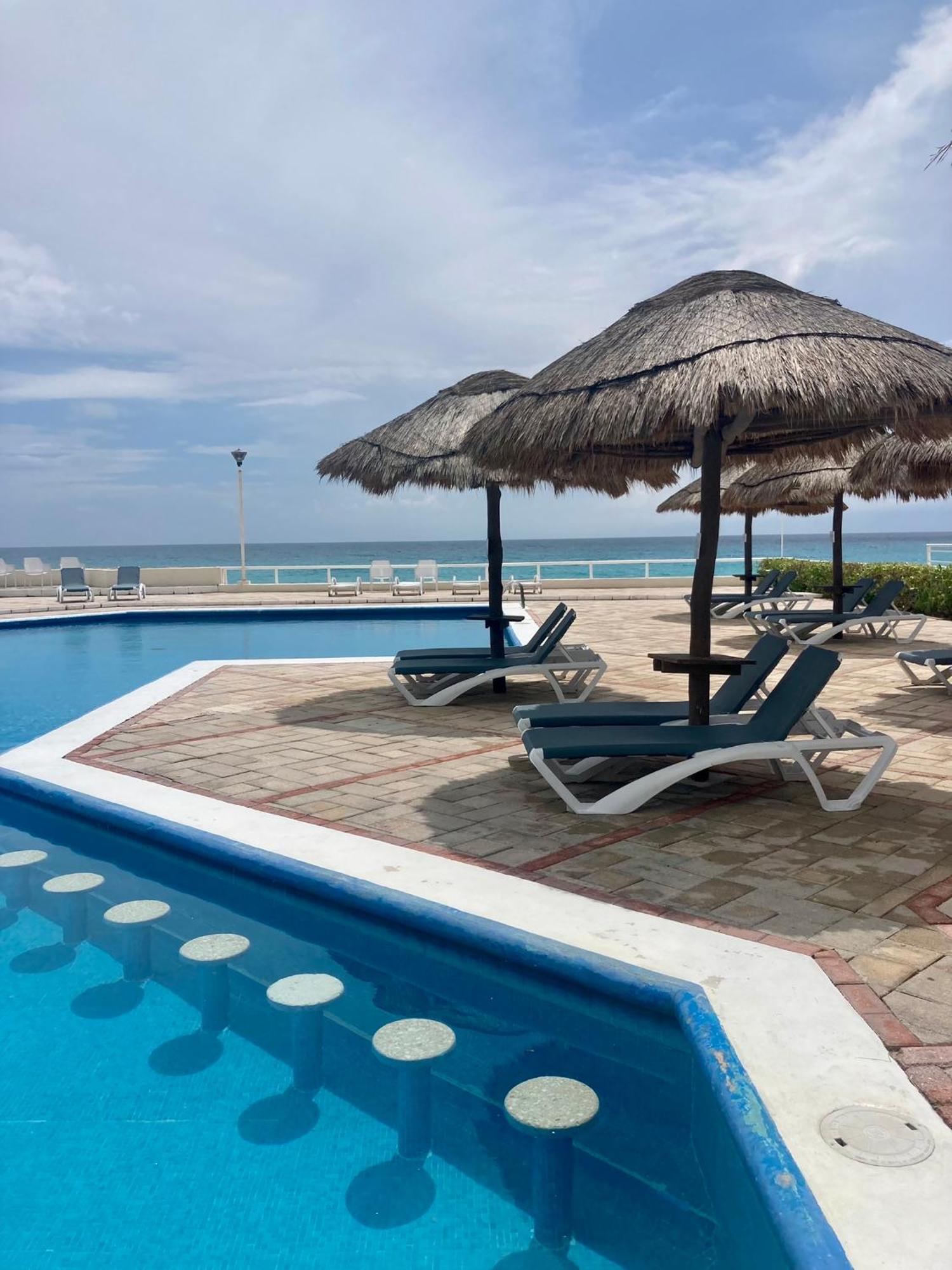 Cancun Oceanfront, Entire Apartment Exterior foto